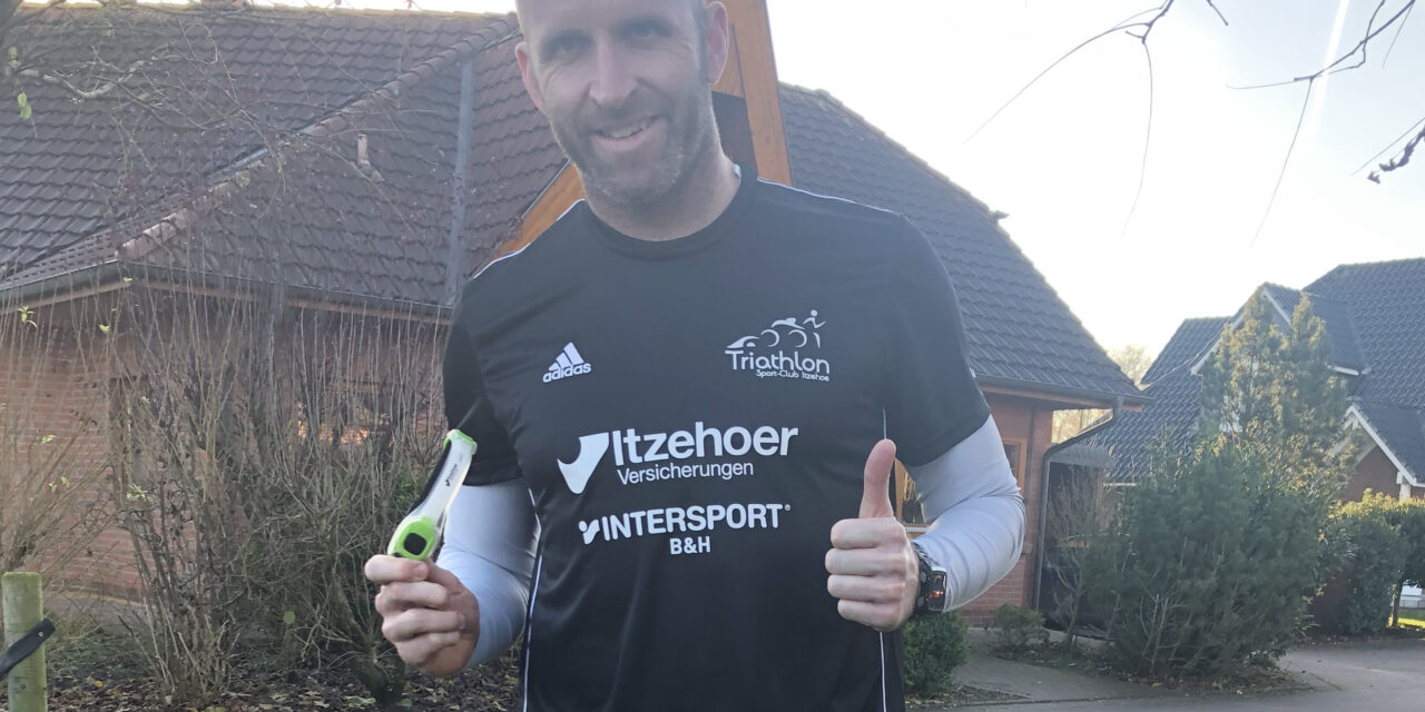 Die Triathlonabteilung mit neuem Sponsor: Itzehoer Versicherung
