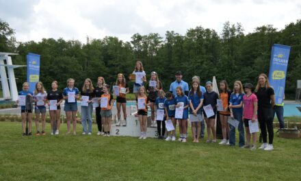 Super Stimmung beim 16. Schülertriathlon im Itzehoer Schwimmzentrum
